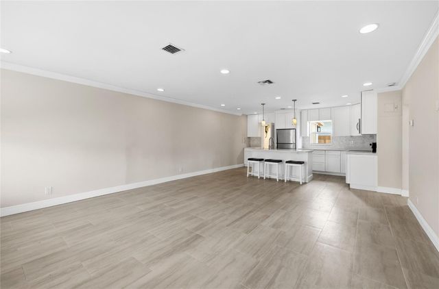 2000 NE 17 Court, Fort Lauderdale, FL 33304