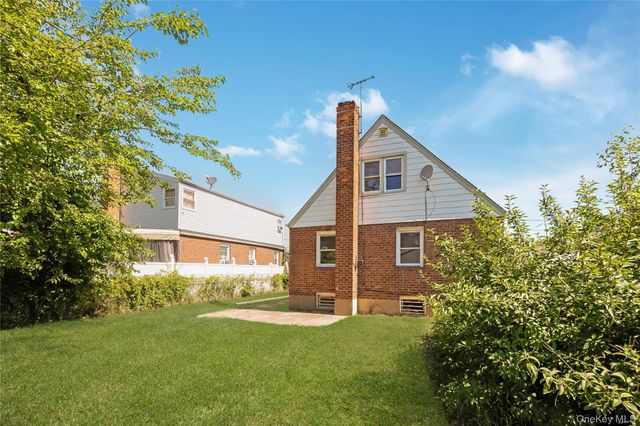 30 Viola Street, Valley Stream, NY 11580