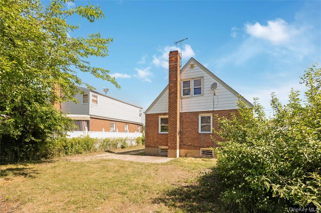30 Viola Street, Valley Stream, NY 11580