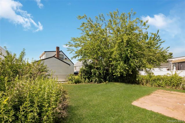 30 Viola Street, Valley Stream, NY 11580