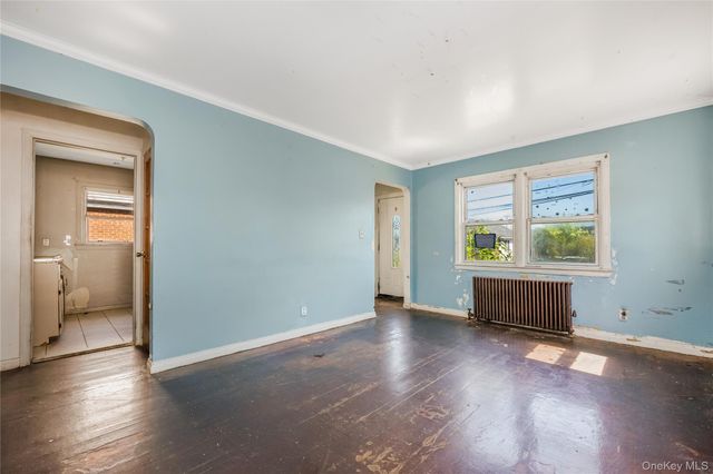 30 Viola Street, Valley Stream, NY 11580
