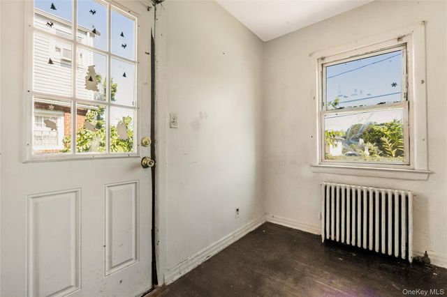 30 Viola Street, Valley Stream, NY 11580