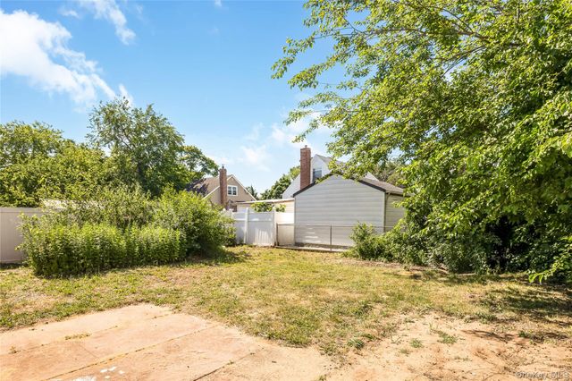 30 Viola Street, Valley Stream, NY 11580