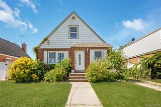 30 Viola Street, Valley Stream, NY 11580
