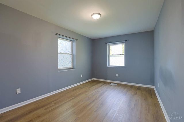 1277 Brushwood Avenue, Cincinnati, OH 45224