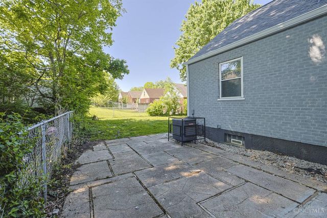 1277 Brushwood Avenue, Cincinnati, OH 45224