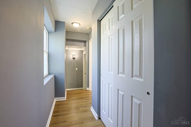 1277 Brushwood Avenue, Cincinnati, OH 45224