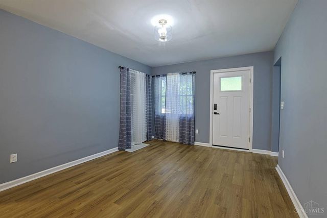1277 Brushwood Avenue, Cincinnati, OH 45224