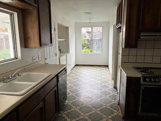10176 S Tantau Avenue, Cupertino, CA 95014