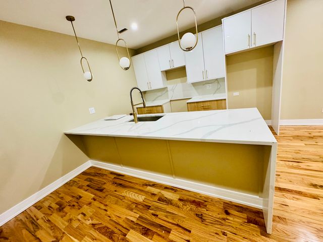 155 N La Crosse Avenue, Chicago, IL 60644