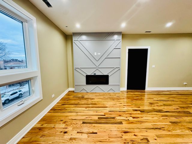 155 N La Crosse Avenue, Chicago, IL 60644