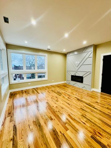 155 N La Crosse Avenue, Chicago, IL 60644