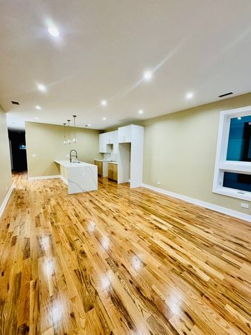 155 N La Crosse Avenue, Chicago, IL 60644