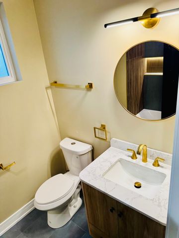 155 N La Crosse Avenue, Chicago, IL 60644