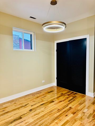 155 N La Crosse Avenue, Chicago, IL 60644