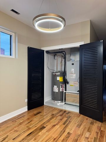 155 N La Crosse Avenue, Chicago, IL 60644