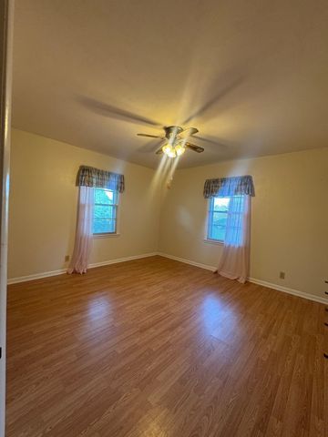 102 Bramlette Lane, Longview, TX 75601