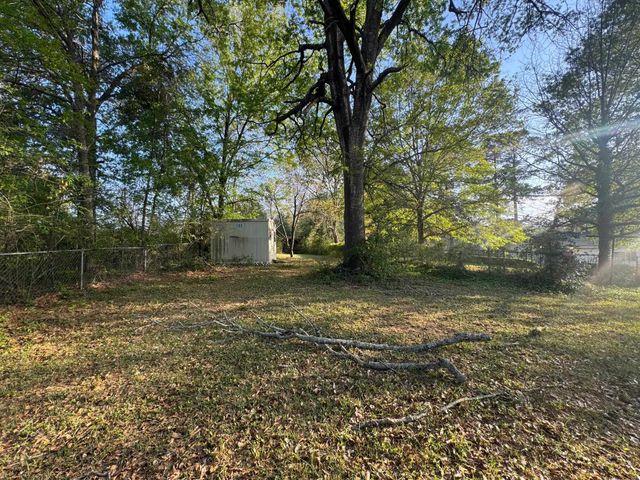 102 Bramlette Lane, Longview, TX 75601