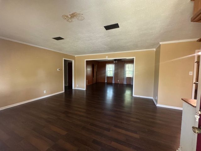 102 Bramlette Lane, Longview, TX 75601