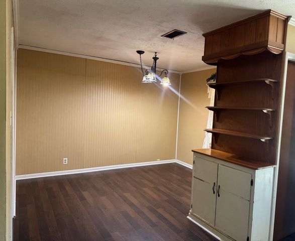 102 Bramlette Lane, Longview, TX 75601