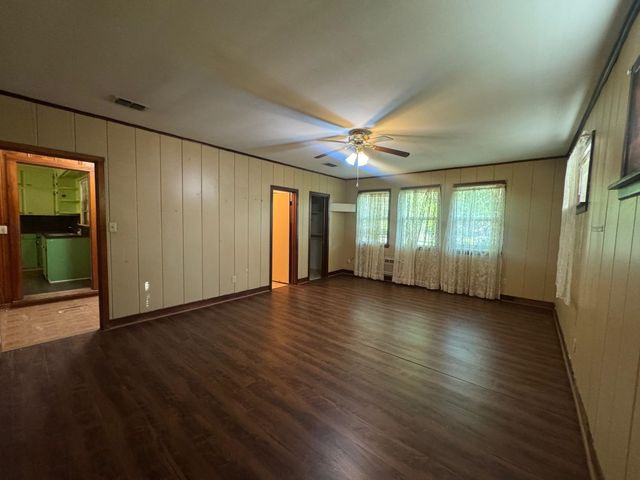 102 Bramlette Lane, Longview, TX 75601