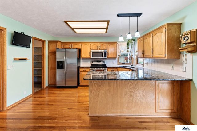 16110 Emiline Street, Omaha, NE 68136