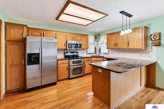 16110 Emiline Street, Omaha, NE 68136