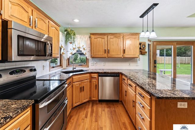 16110 Emiline Street, Omaha, NE 68136