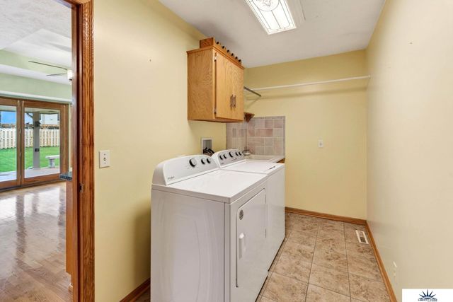 16110 Emiline Street, Omaha, NE 68136