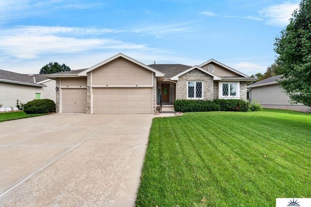 16110 Emiline Street, Omaha, NE 68136