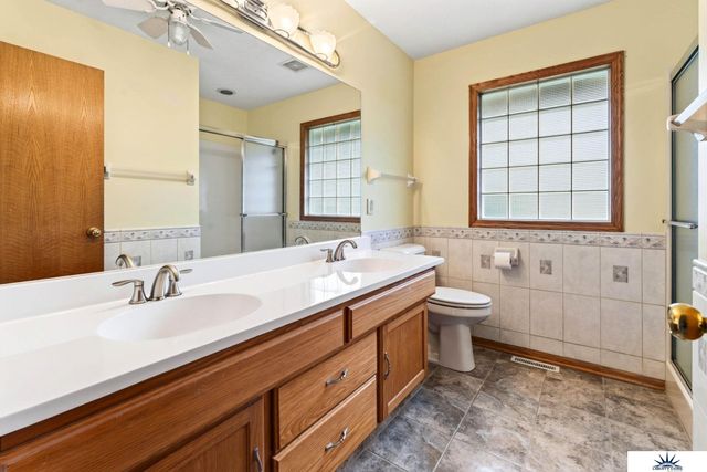 16110 Emiline Street, Omaha, NE 68136
