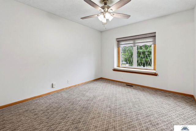 16110 Emiline Street, Omaha, NE 68136
