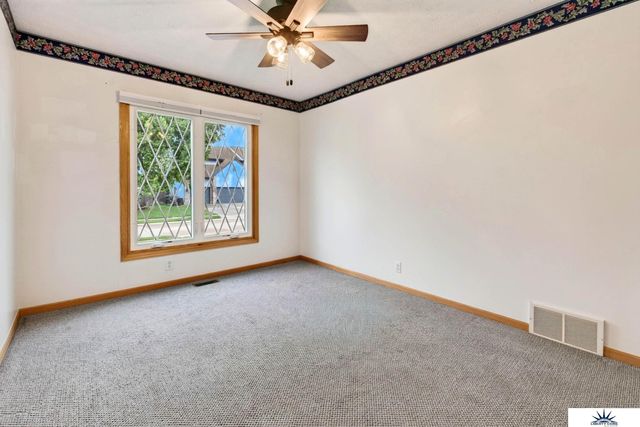 16110 Emiline Street, Omaha, NE 68136