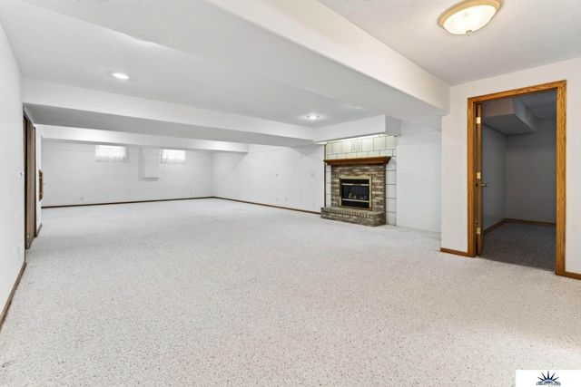 16110 Emiline Street, Omaha, NE 68136