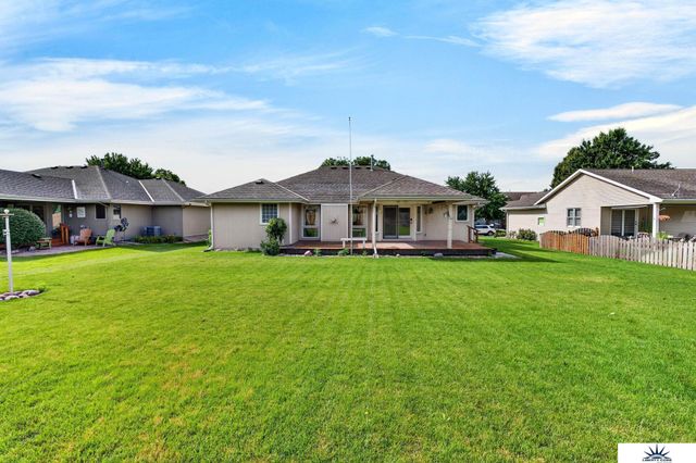 16110 Emiline Street, Omaha, NE 68136