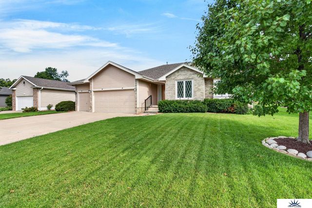 16110 Emiline Street, Omaha, NE 68136