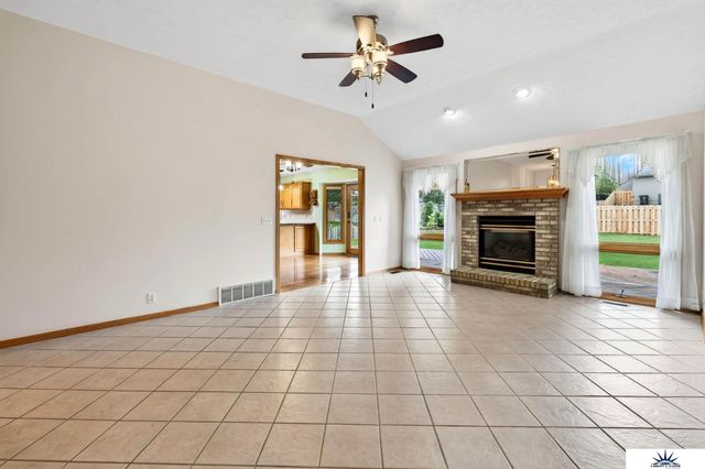16110 Emiline Street, Omaha, NE 68136
