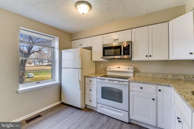 7946 SUTHERLAND CT, Pasadena, MD 21122