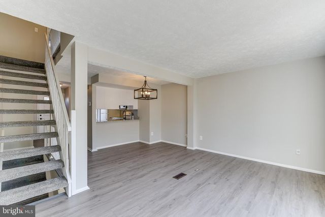 7946 SUTHERLAND CT, Pasadena, MD 21122