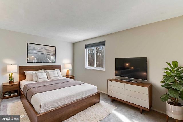 7946 SUTHERLAND CT, Pasadena, MD 21122