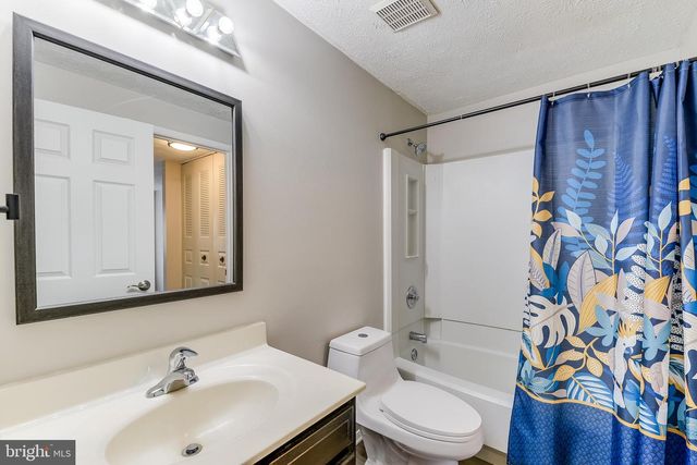 7946 SUTHERLAND CT, Pasadena, MD 21122