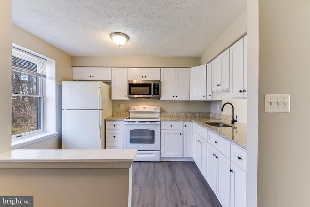 7946 SUTHERLAND CT, Pasadena, MD 21122