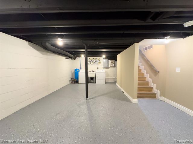 6596 Maple Drive, Clarkston, MI 48346