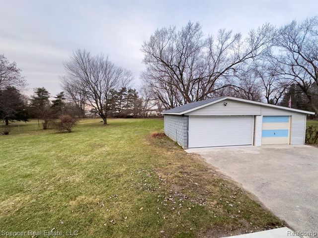 6596 Maple Drive, Clarkston, MI 48346