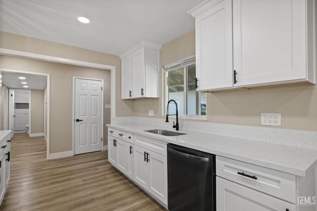 1801 University Avenue, Bakersfield, CA 93305