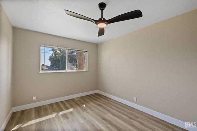 1801 University Avenue, Bakersfield, CA 93305