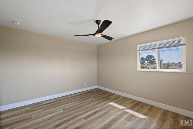 1801 University Avenue, Bakersfield, CA 93305