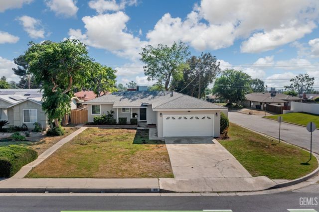 1801 University Avenue, Bakersfield, CA 93305