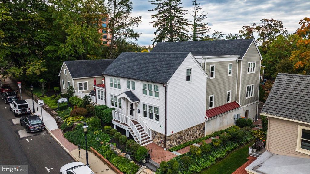 182 N MAIN ST, Doylestown, PA 18901 — photo 2