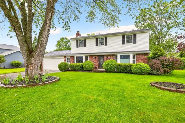 776 Lauren Court, Webster, NY 14580